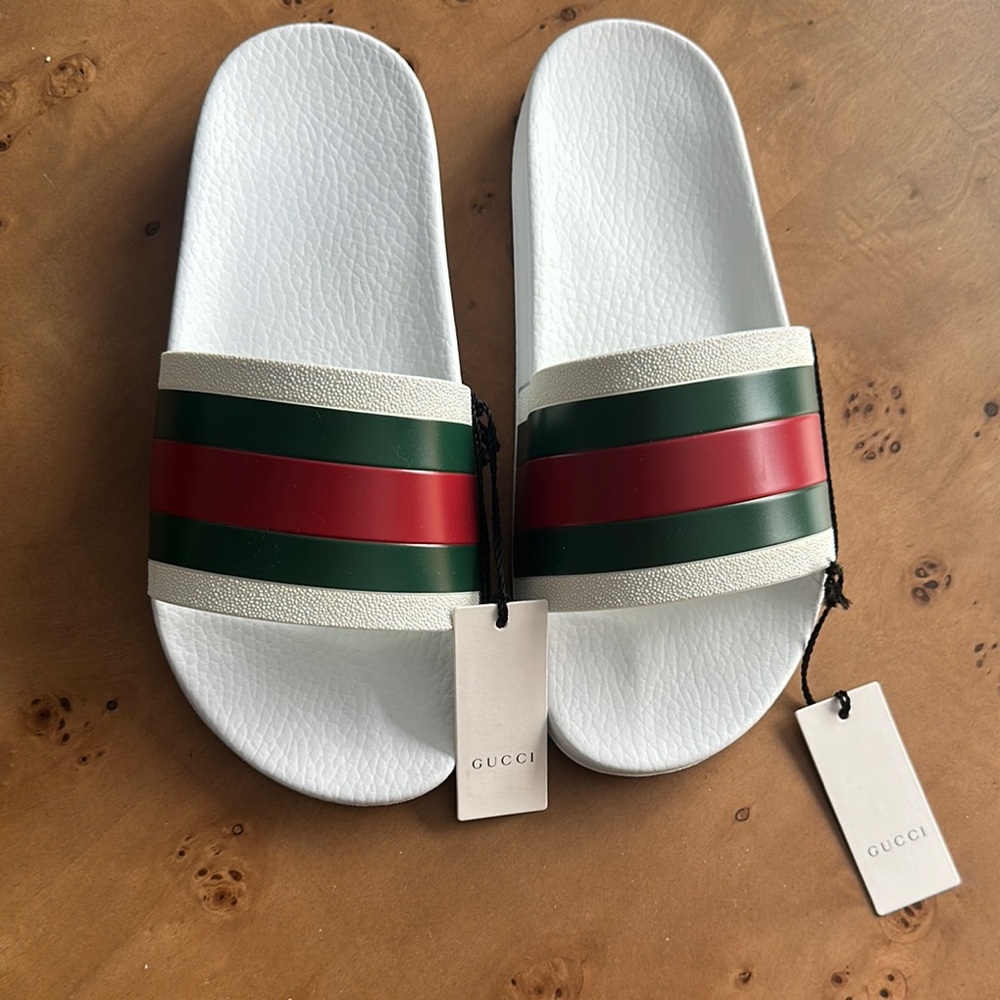 Gucci White Sandals with Red and Green Stripes